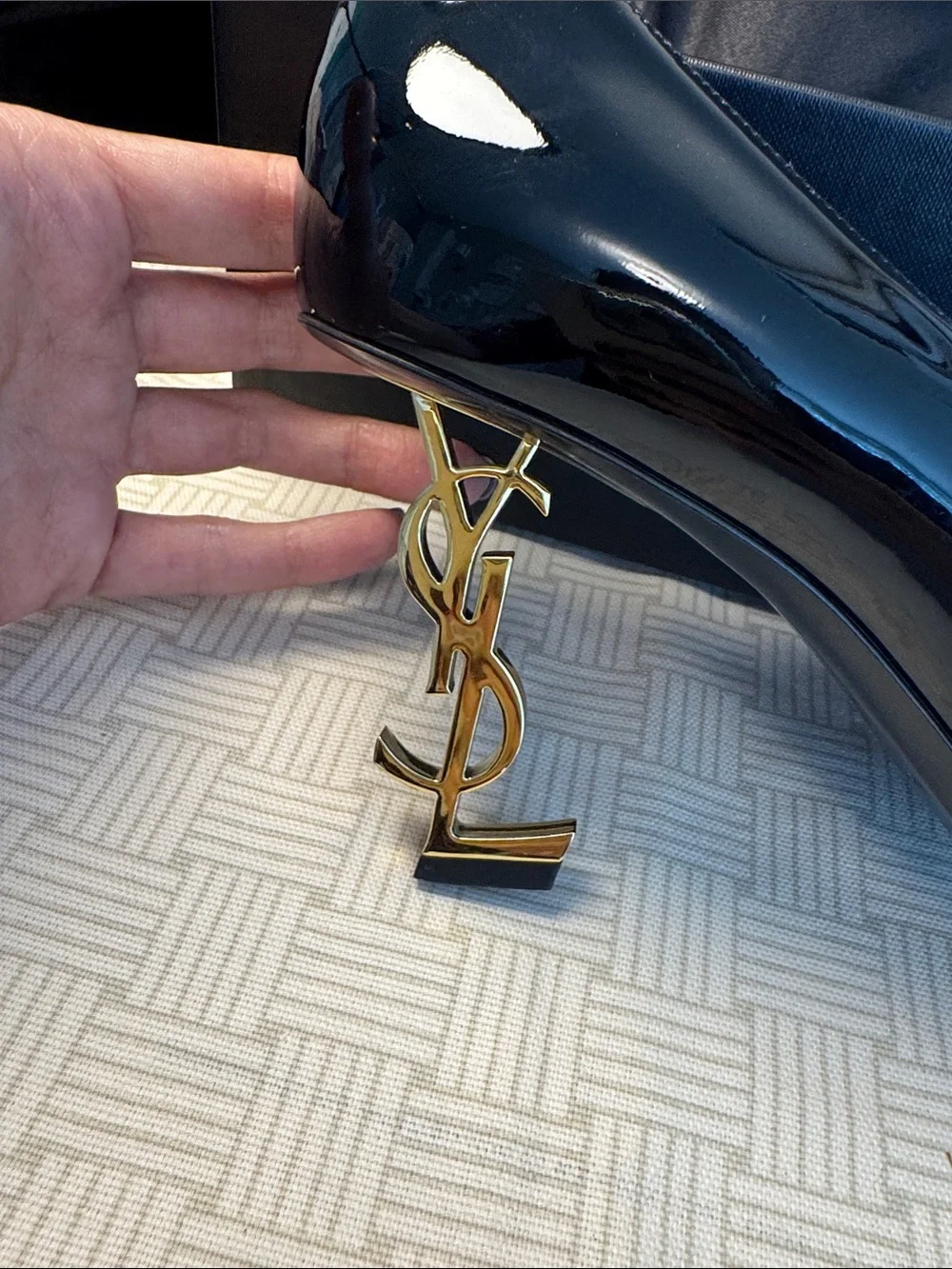 Saint Laurent Black Patent Opyum Logo Heel Pumps - Picture 2 of 12
